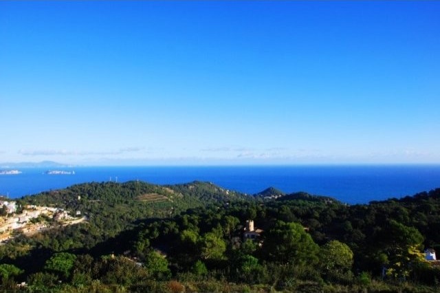 Exclusive plot of land with sea views.. - 2