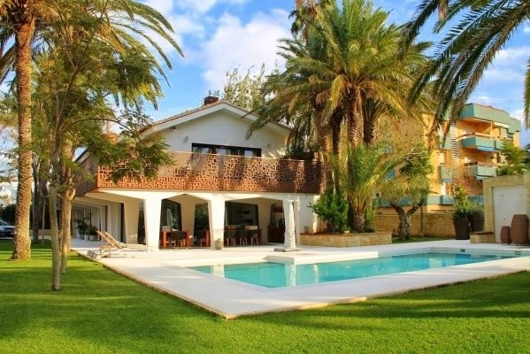 Villa in Denia