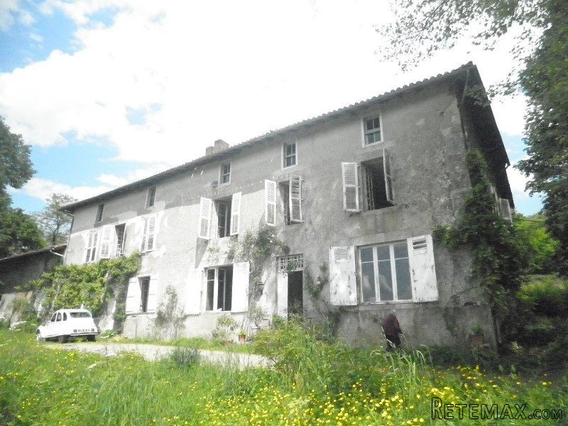 Vast Country House with Outbuildings