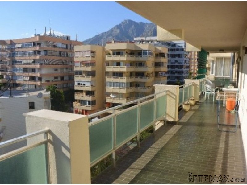 Spacious apartment with 160m2 in..