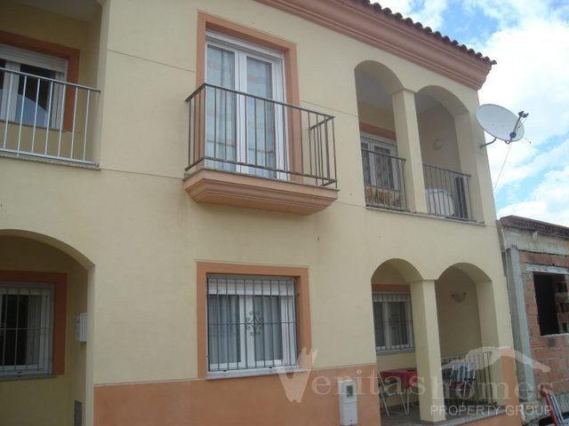 Ref: 1224 - Duplex/Triplex/Townhouse..