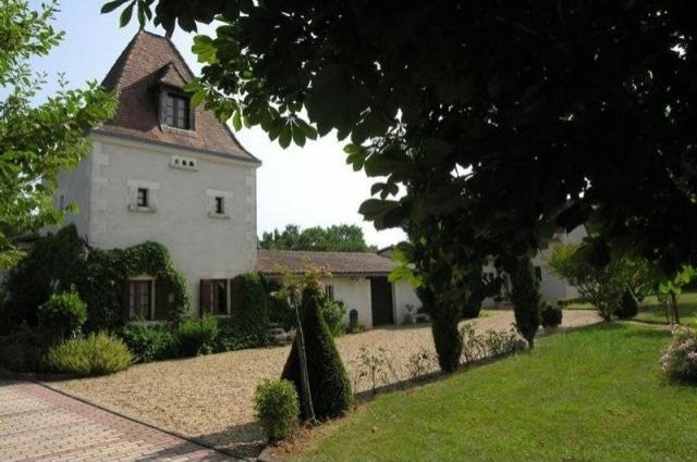 6 bedroom House For Sale: 24700 MONTPON - 2
