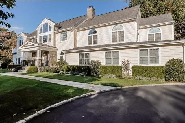 6 bedroom Residence For Sale:..