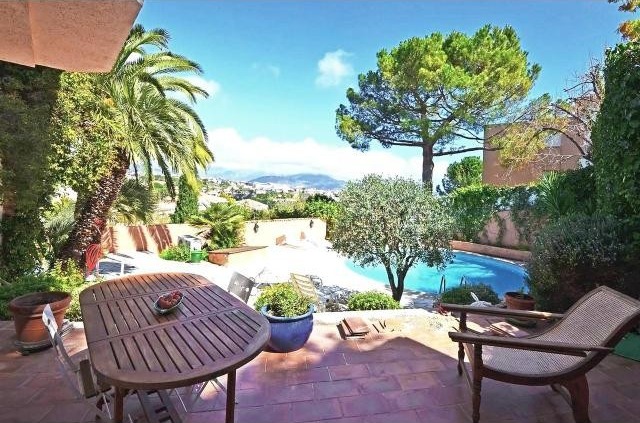 Quiet two bedroom in great Fabron.. - 2