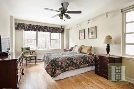 2 bedroom Apartment For Sale: 12.. - 2