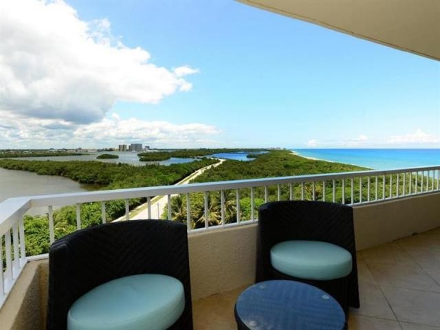 2 bedroom Residence For Sale: Singer..