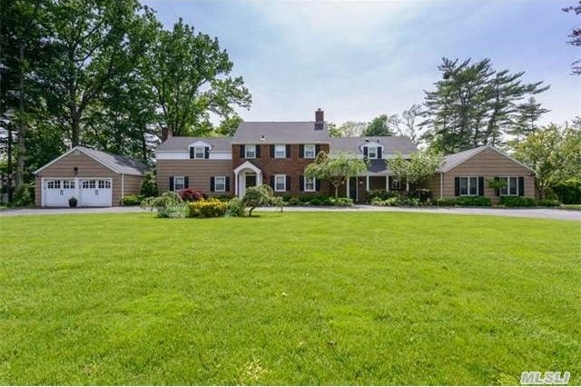 104 Wetherill Rd Garden City, NY 11530