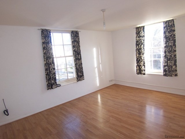 2 bedroom flat in SHEERNESS - 2