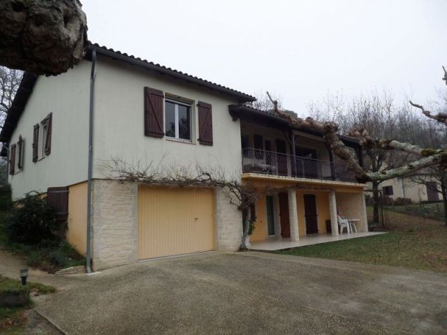 House With Guest Appartment And Great.. - 2