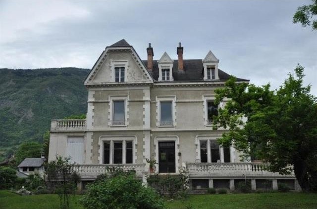 8 bedroom Character For Sale: 38240.. - 2