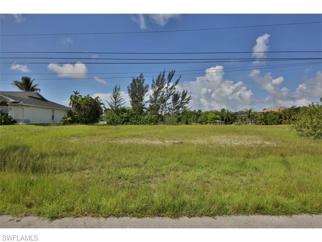 Land For Sale: Cape Coral, Florida