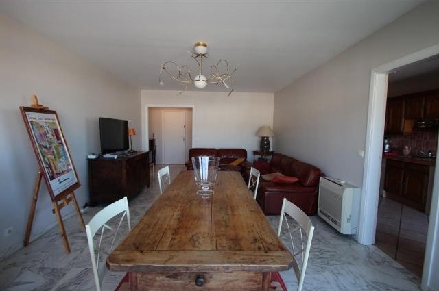Spacious top floor three bed