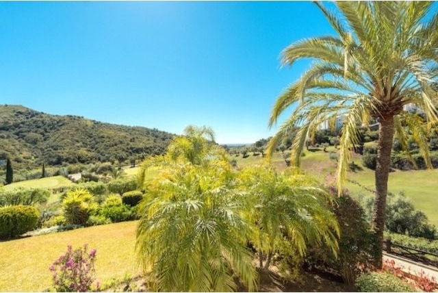 3 Bedroom Ground Floor Corner Unit..