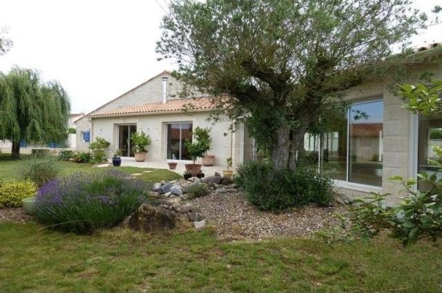 5 bedroom Character For Sale: 79230..