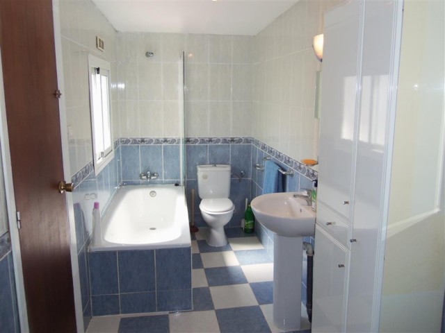 Town House - A refurbished 3 bedroom, 2.. - 2