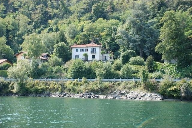 9 bedroom Villa For Sale: Stresa, IT