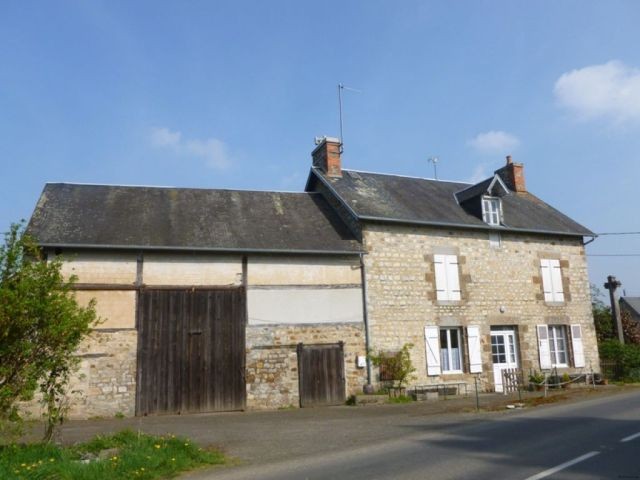 Sect. Mortain: Maison 5 Pieces A Renover