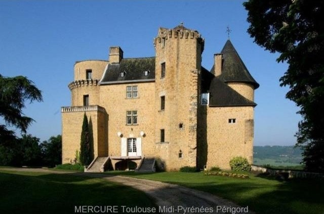 15 bedroom Castle For Sale: 46000 LOT