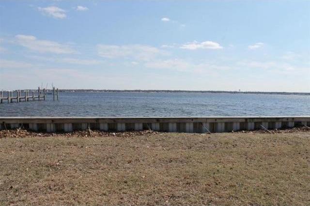 Flat For Sale: 816 Mckinley Avenue Toms.. - 2