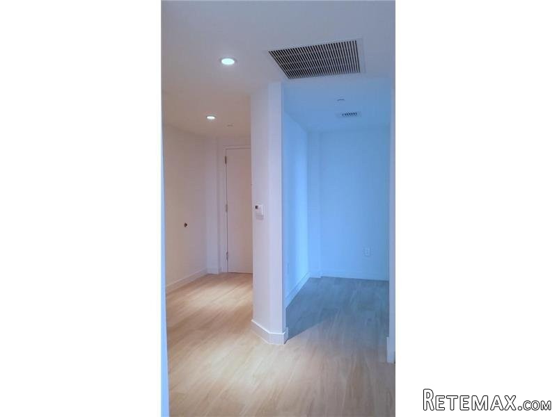 3 bedroom Flat For Sale: 1300 S MIAMI.. - 2