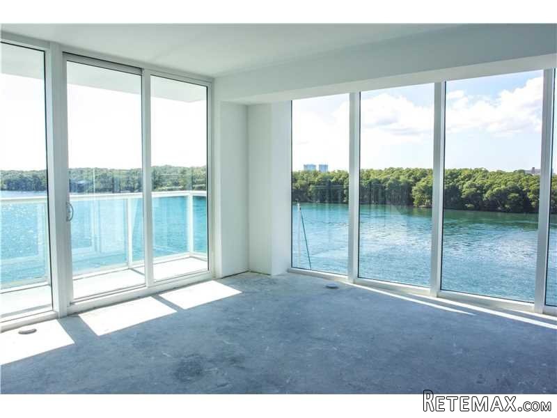 3 bedroom Flat For Sale: 400 Sunny..