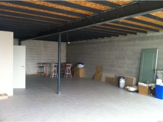 Business Building in Vaux Sur Mer - 2
