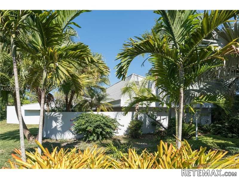 4 bedroom House For Sale: 16921 SW 80th..