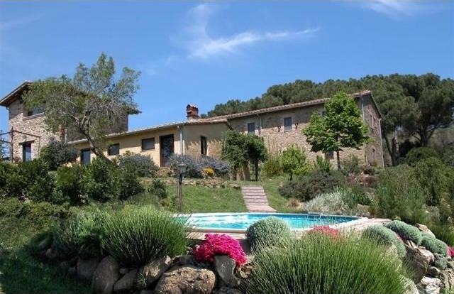 8 bedroom House For Sale: Lago.. - 2