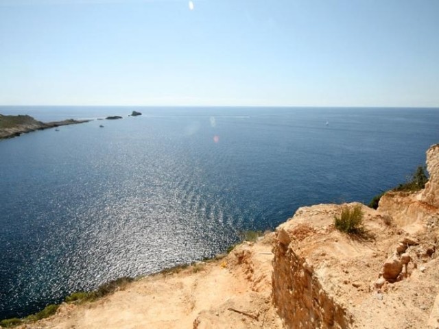 Seafront plot of land in Port Adriano