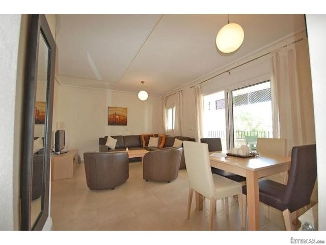 2 bedroom Apartment For Sale: 1st..