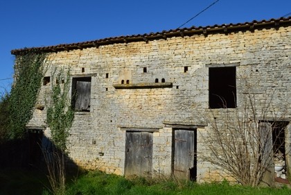 Amazing property to renovate close to..
