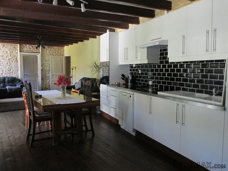 Longere With 4 Bedrooms And Gardens - 2