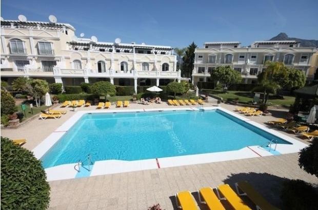 2 bedroom town house for sale