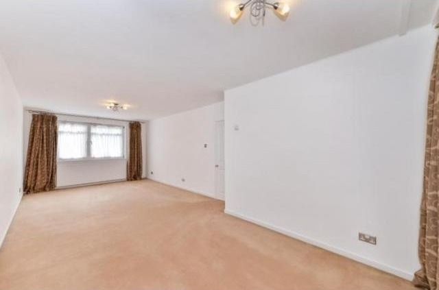 2 Bedrooms - Apartment - London - For..