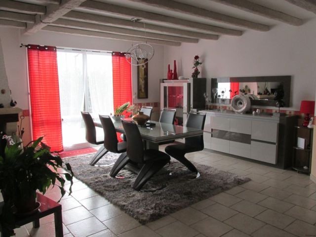 Detached 4 Bedroom Bungalow With.. - 2