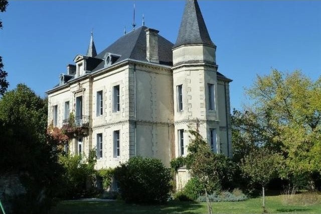 Castle For Sale: 33000 BORDEAUX - 2