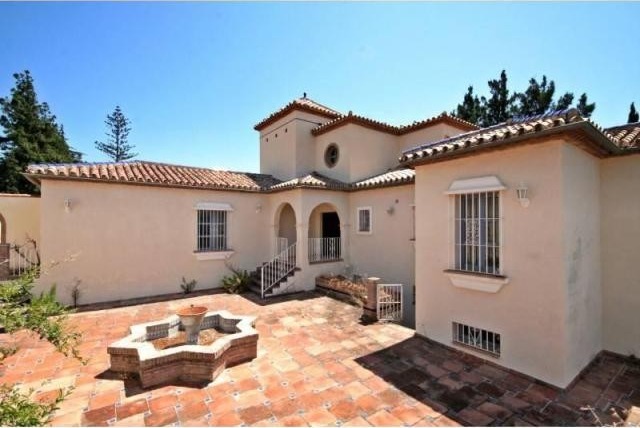 6 bedroom detached villa for sale - 2