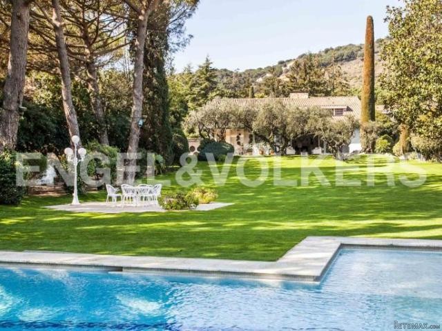 Elegant and Manor home in Barcelona..