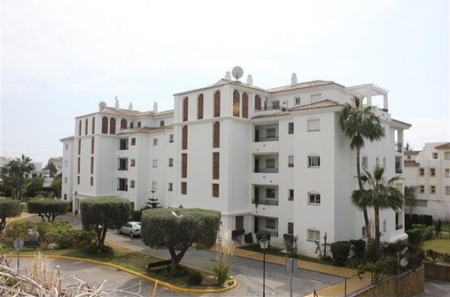 Apartment - Lower Calahonda, very close..