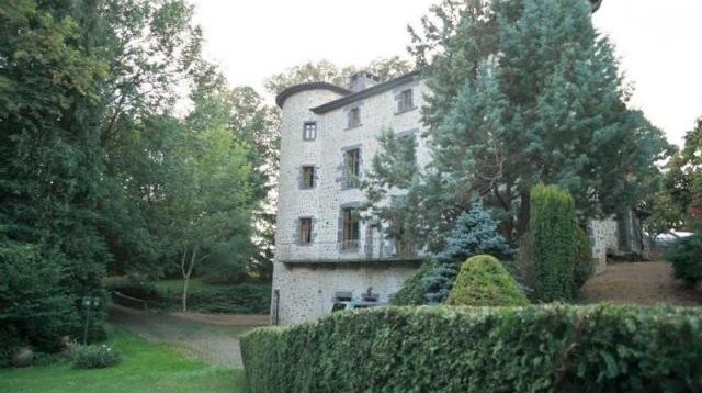 4 bedroom Castle For Sale: 63000..