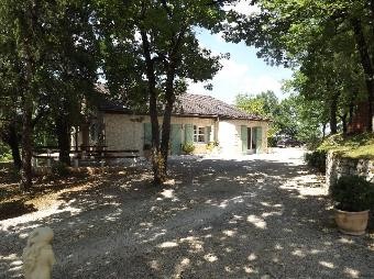 Pretty Country House With 3 Bedrooms, A..