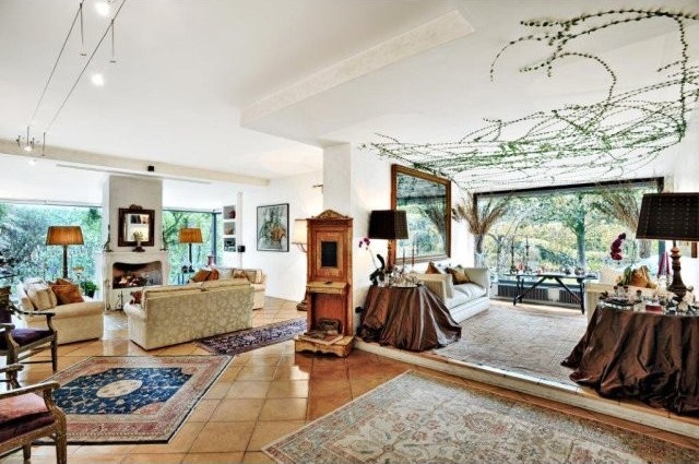 4 Bedrooms - Villa - For Sale