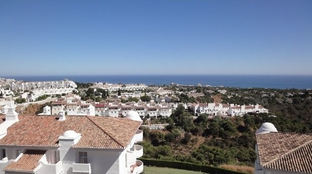 APARTM. IN CALAHONDA FOR SALE