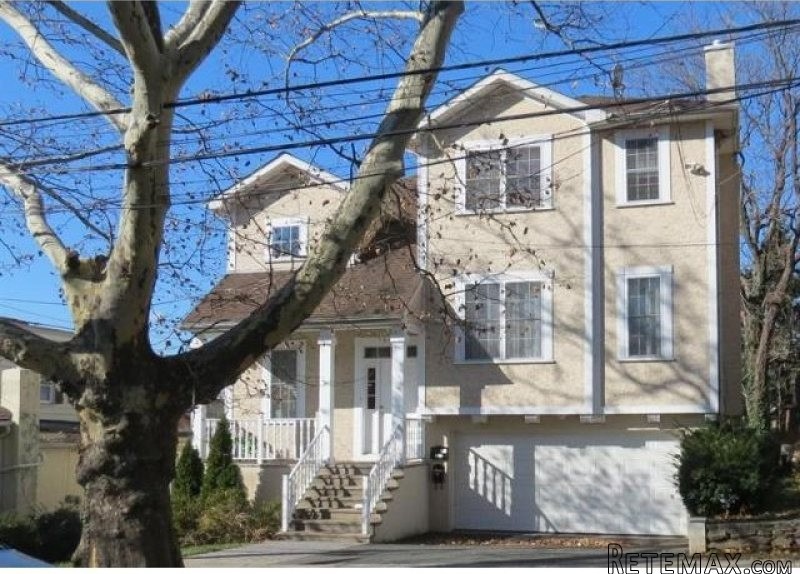 2 bedroom Multi-family For Sale: Mount..