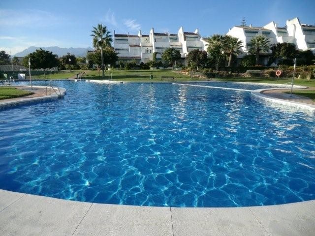 Apartment - Three bedroom, two..