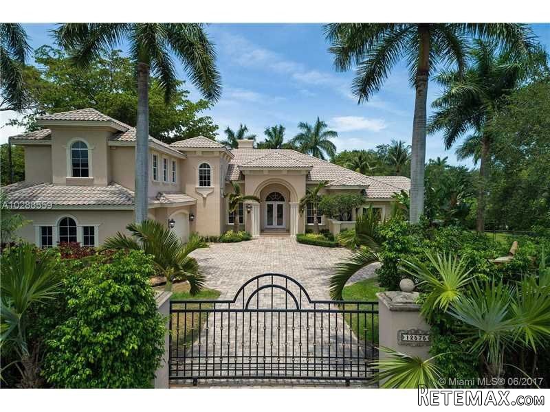 6 bedroom House For Sale: 12575 SW 60th..