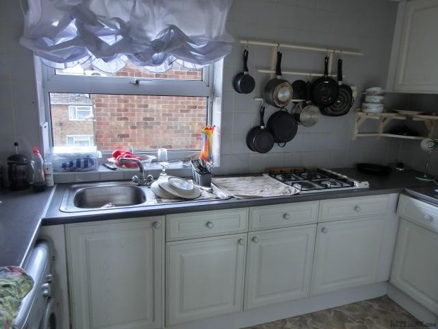 2 bedroom flat in SHEERNESS - 2