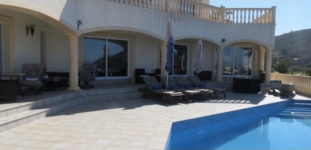 4-Bed 4-Bath Villa In Moraira - Moraira - 2