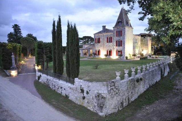 Breathtaking Renaissance Chateau. 8.. - 2