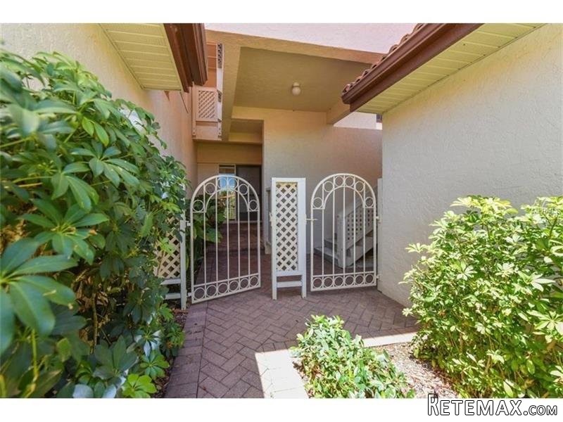 3 bedroom Town House For Sale: 2213..
